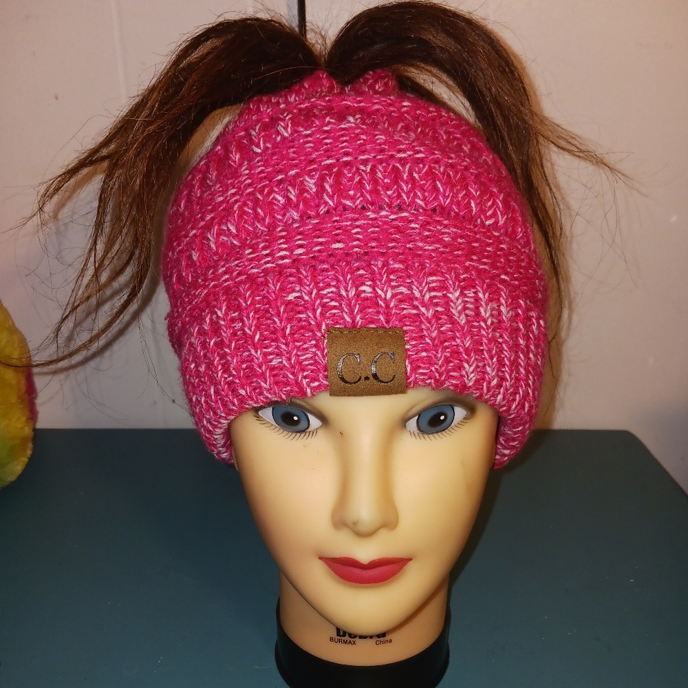 Pink cc beanie with ponytail holder new wo tags